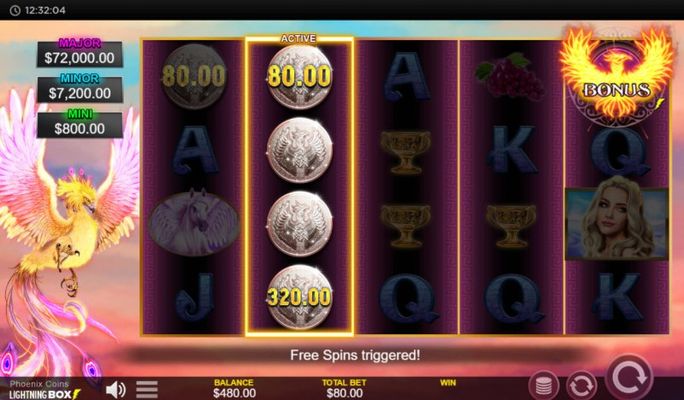 Scatter symbols triggers the free spins bonus feature