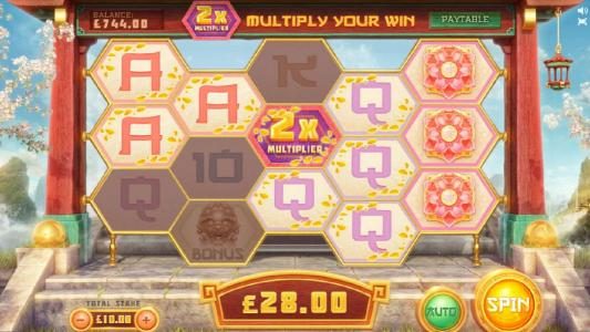 three sets of winning combinations trigger a $28 jackpot