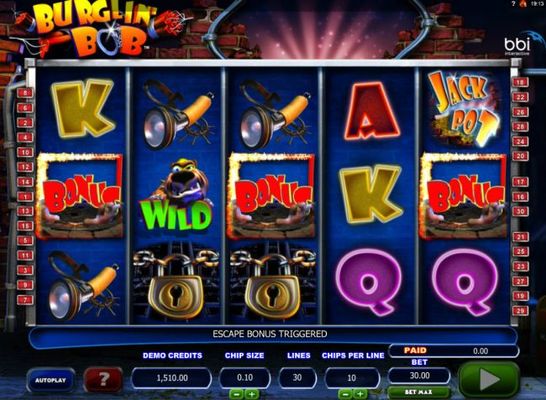 Scatter win triggers the bonus feature