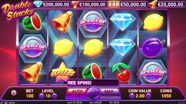 Scatter win triggers the free spins feature