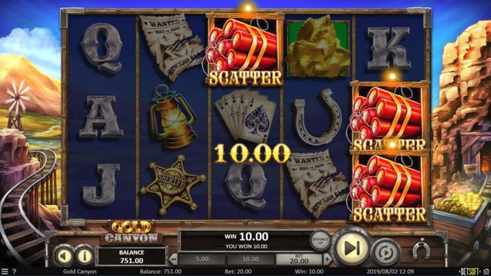Gold Canyon :: Scatter symbols triggers the free spins feature