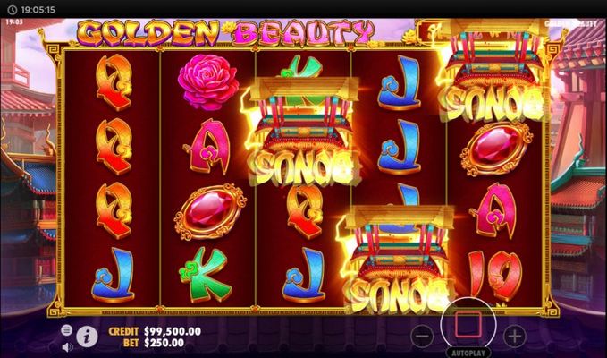 Golden Beauty :: Scatter symbols triggers the free spins feature