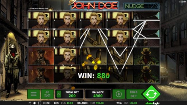 An 880 coin jackpot triggered by multiple winning combinations.