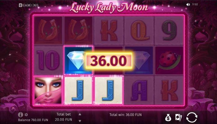 Lucky Lady Moon :: A three of a kind win