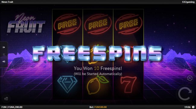 Scatter win triggers the free spins feature