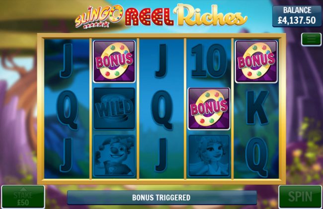 Scatter win triggers the free spins feature