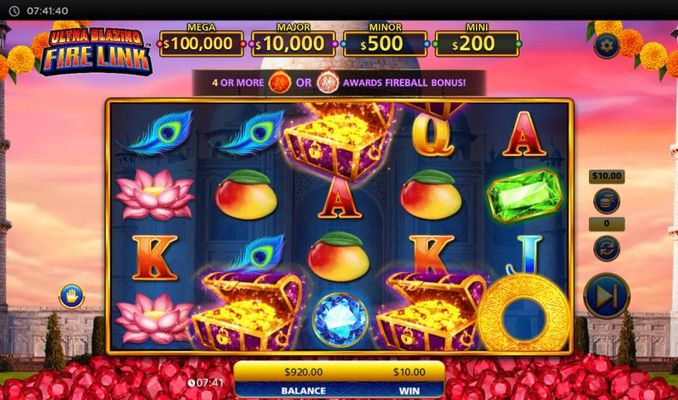 Scatter symbols triggers the free spins bonus feature