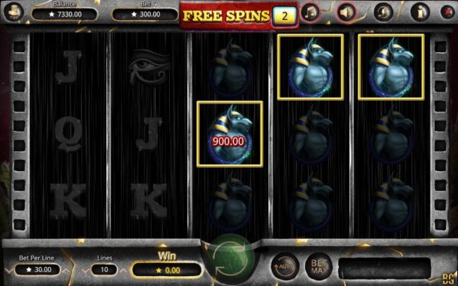 Expanding symbol on reels 3, 4 and 5 triggers multiple winning paylines