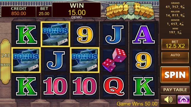 Scatter win triggers the free spins feature